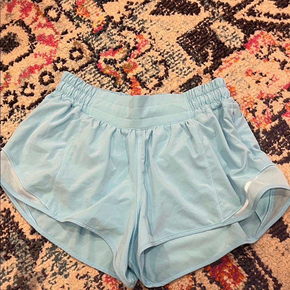 Lululemon Hotty Hot LR short 2.5 lined short.  Size 2.